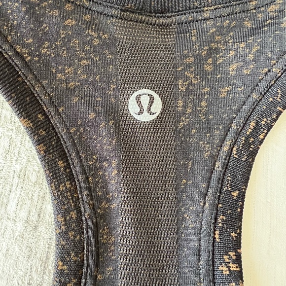 Lululemon swiftly tech racerback tank 2.0, race length. Size 6. - Picture 6 of 7